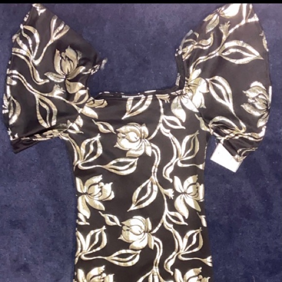 Ruffle dress - Picture 3 of 4